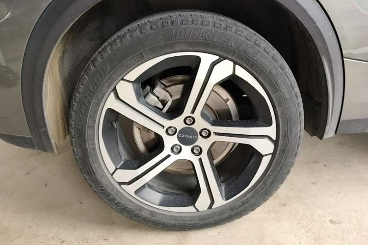Used Lynk & Co 05 2020 2.0TD Two-Wheel Drive Zhaoyang Plus Right Rear Wheel Hub