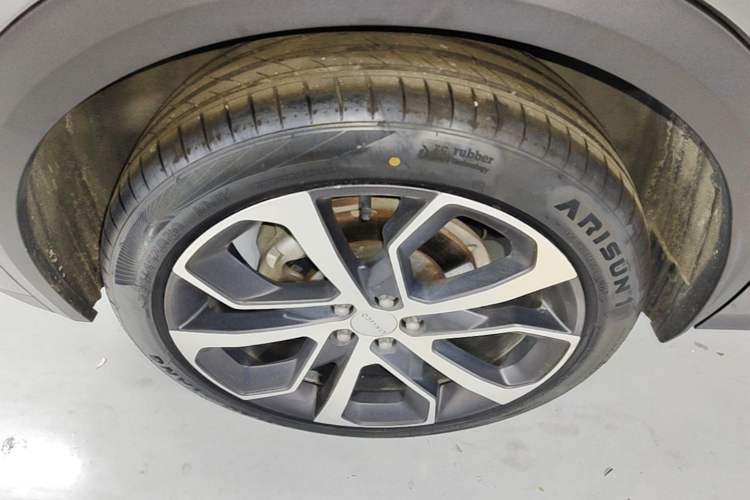 Used Lynk & Co 05 2020 2.0TD Four-Wheel Drive HypeHalo Right Rear Wheel Hub