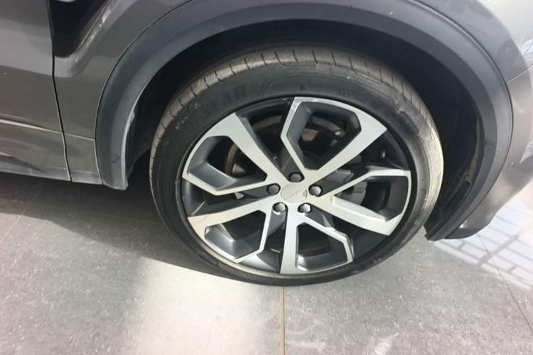 Used Lynk & Co 05 2020 2.0TD Four-Wheel Drive HypeHalo Right Rear Wheel Hub