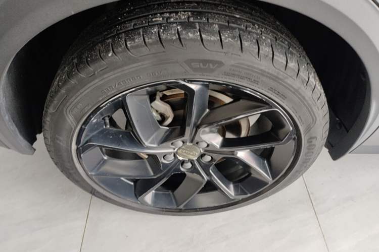 Used Lynk & Co 05 2020 2.0TD Two-Wheel Drive Shine Halo Right Rear Wheel Hub