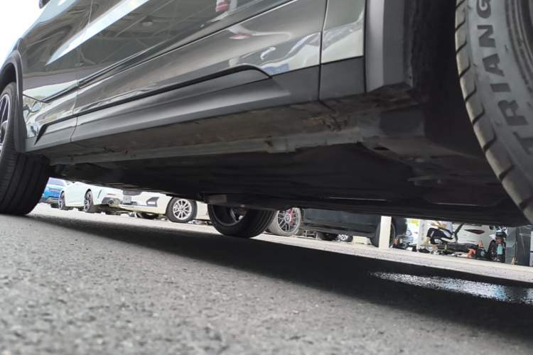 Used Lynk & Co 05 2020 2.0TD Two-Wheel Drive Shine Halo Right Side Sill