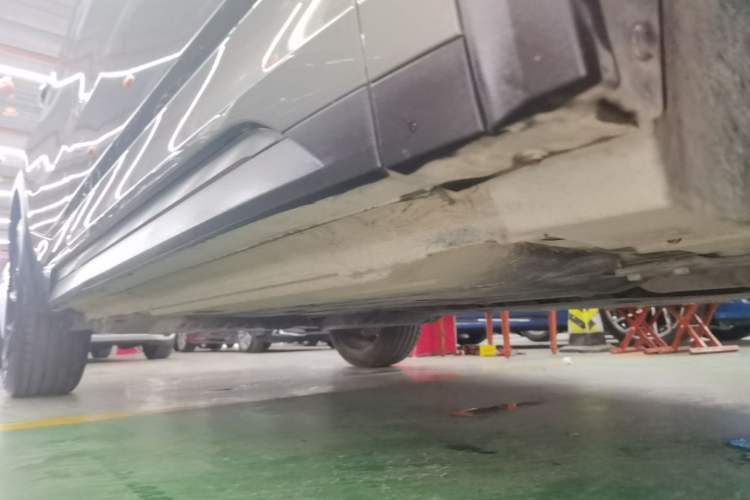Used Lynk & Co 05 2020 2.0TD Two-Wheel Drive Shine Halo Right Side Sill