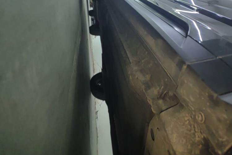 Used Lynk & Co 05 2020 2.0TD Two-Wheel Drive Shine Halo Right Side Sill