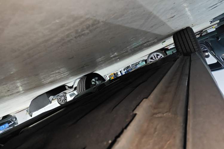 Used Lynk & Co 05 2020 2.0TD Two-Wheel Drive Shine Halo Right Side Sill