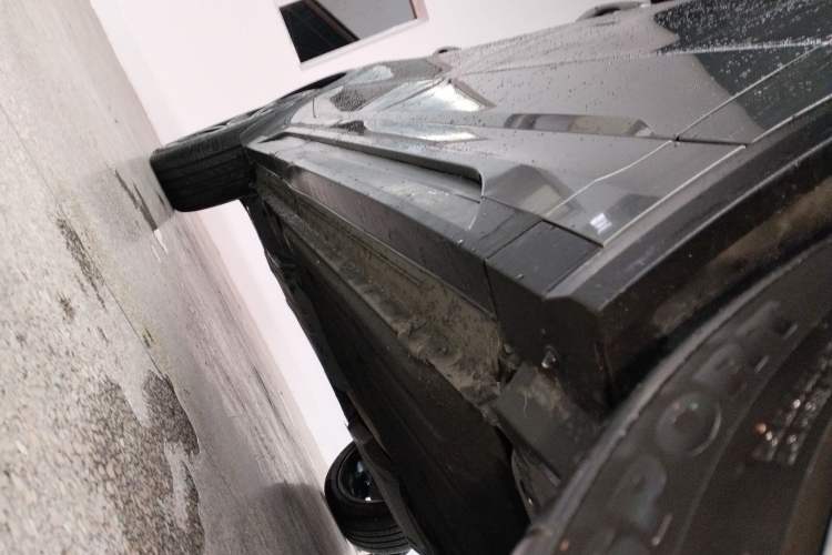 Used Lynk & Co 05 2020 2.0TD Two-Wheel Drive Shine Halo Right Side Sill