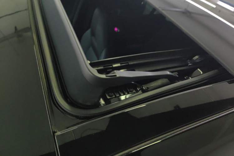 Used Lynk & Co 05 2020 2.0TD Two-Wheel Drive Shine Halo Roof