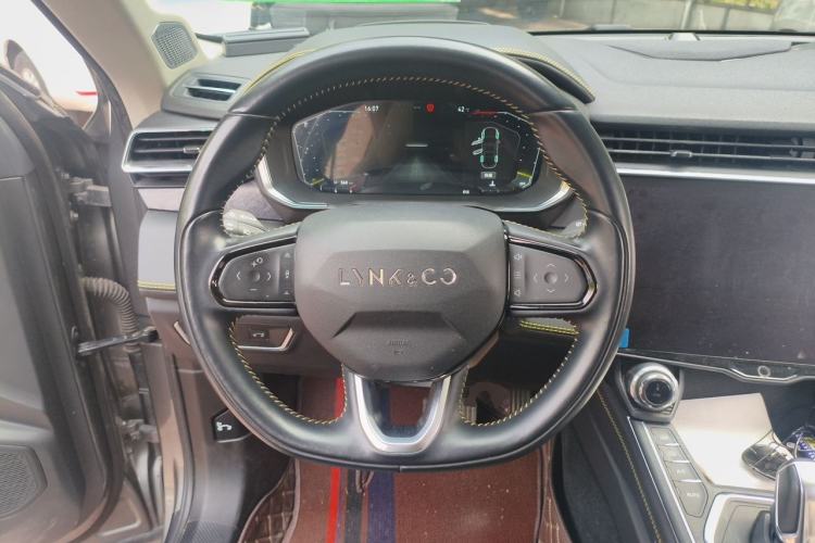Used Lynk & Co 05 2020 2.0TD Two-Wheel Drive Shine Halo Steering Wheel