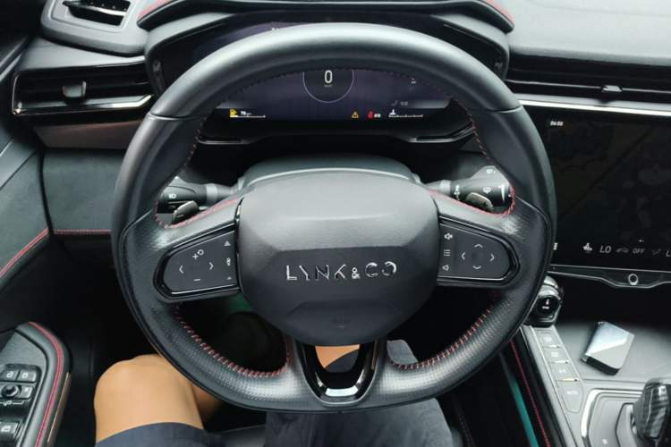 Used Lynk & Co 05 2020 2.0TD Four-Wheel Drive HypeHalo Steering Wheel