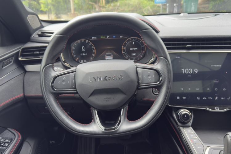 Used Lynk & Co 05 2020 2.0TD Four-Wheel Drive HypeHalo Steering Wheel
