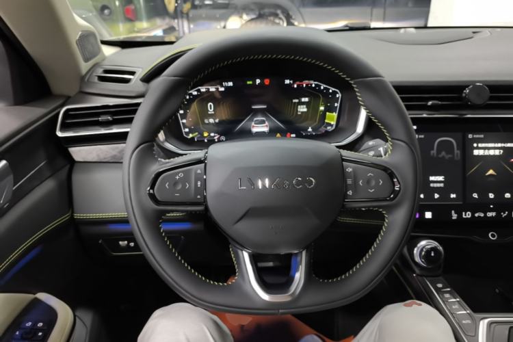 Used Lynk & Co 05 2020 2.0TD Two-Wheel Drive Zhaoyang Plus Steering Wheel