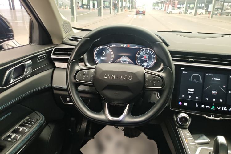 Used Lynk & Co 05 2020 2.0TD Two-Wheel Drive Shine Halo Steering Wheel