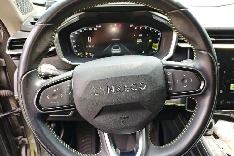 Used Lynk & Co 05 2020 2.0TD Two-Wheel Drive Shine Halo Steering Wheel