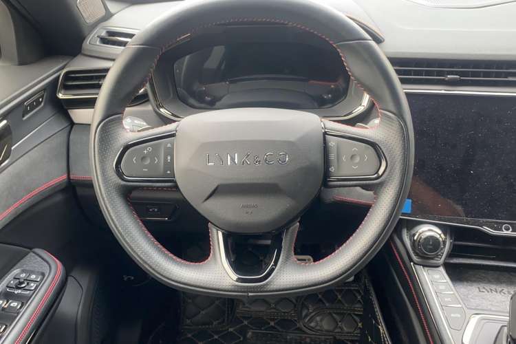 Used Lynk & Co 05 2020 2.0TD Four-Wheel Drive HypeHalo Steering Wheel