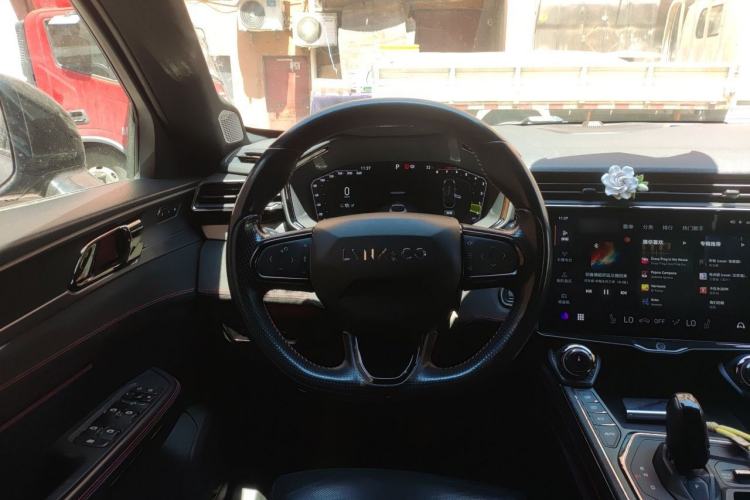 Used Lynk & Co 05 2020 2.0TD Four-Wheel Drive HypeHalo Steering Wheel