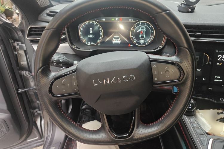 Used Lynk & Co 05 2020 2.0TD Four-Wheel Drive HypeHalo Steering Wheel