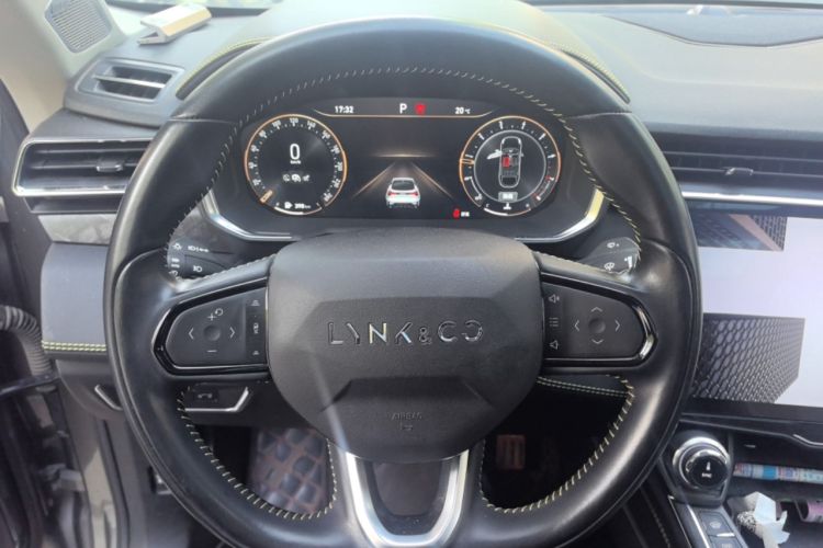 Used Lynk & Co 05 2020 2.0TD Two-Wheel Drive Shine Halo Steering Wheel