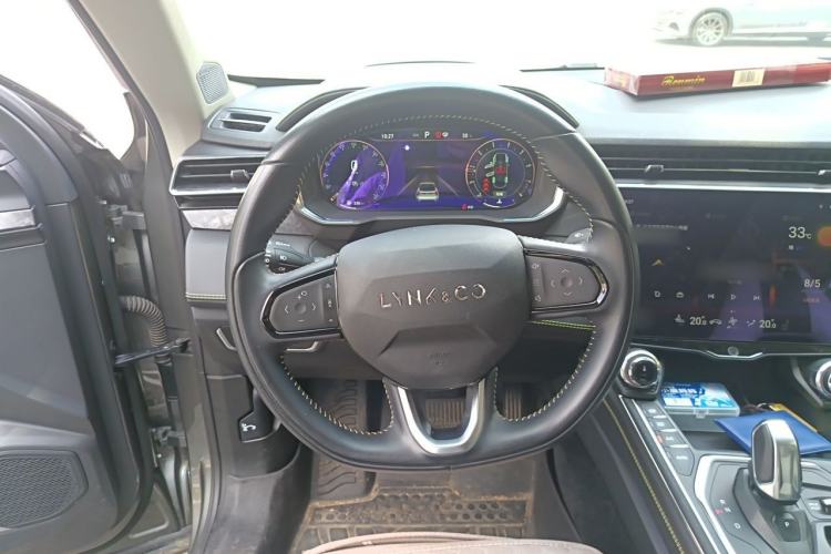 Used Lynk & Co 05 2020 2.0TD Two-Wheel Drive Shine Halo Steering Wheel