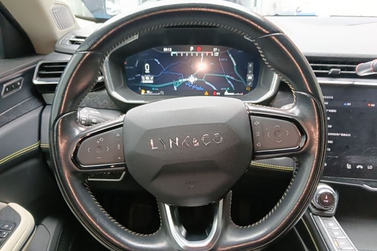 Used Lynk & Co 05 2020 2.0TD Two-Wheel Drive Shine Halo Steering Wheel