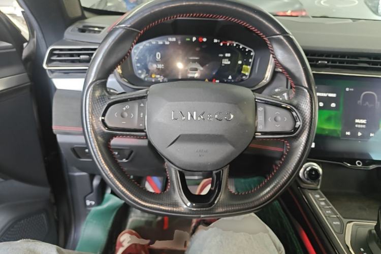 Used Lynk & Co 05 2020 2.0TD Four-Wheel Drive HypeHalo Steering Wheel