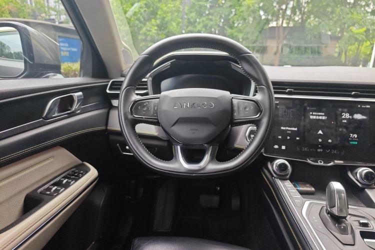 Used Lynk & Co 05 2020 2.0TD Two-Wheel Drive Zhaoyang Plus Steering Wheel