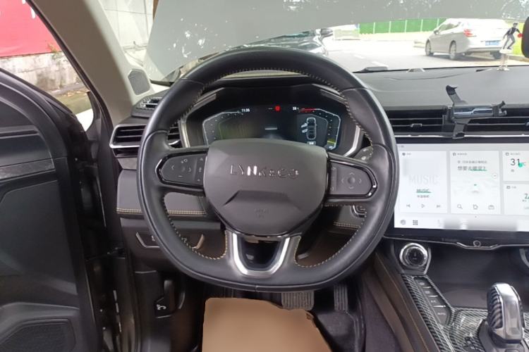 Used Lynk & Co 05 2020 2.0TD Two-Wheel Drive Shine Halo Steering Wheel