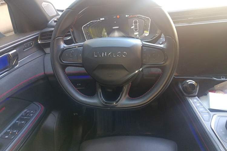 Used Lynk & Co 05 2020 2.0TD Four-Wheel Drive HypeHalo Steering Wheel