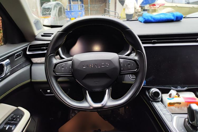 Used Lynk & Co 05 2020 2.0TD Two-Wheel Drive Shine Halo Steering Wheel