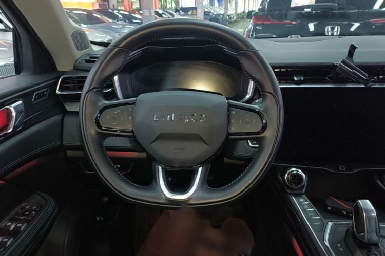 Used Lynk & Co 05 2020 2.0TD Two-Wheel Drive Shine Halo Steering Wheel