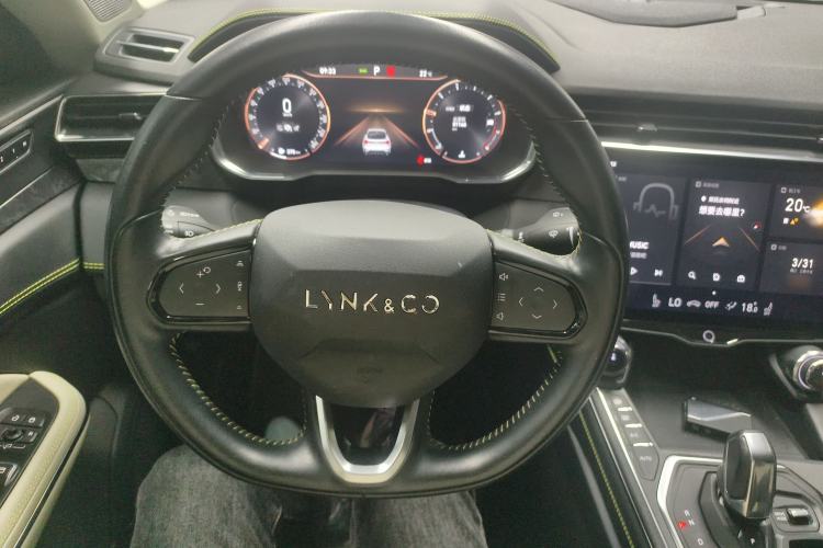 Used Lynk & Co 05 2020 2.0TD Two-Wheel Drive Shine Halo Steering Wheel