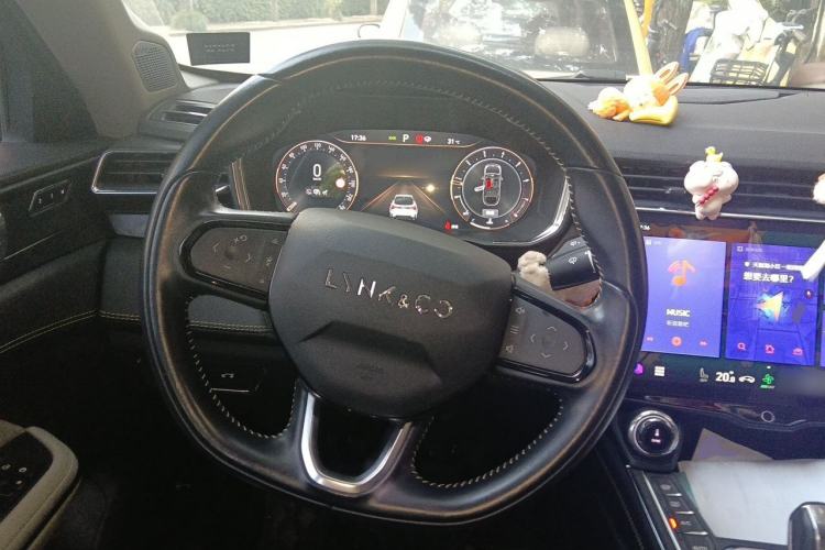Used Lynk & Co 05 2020 2.0TD Two-Wheel Drive Shine Halo Steering Wheel