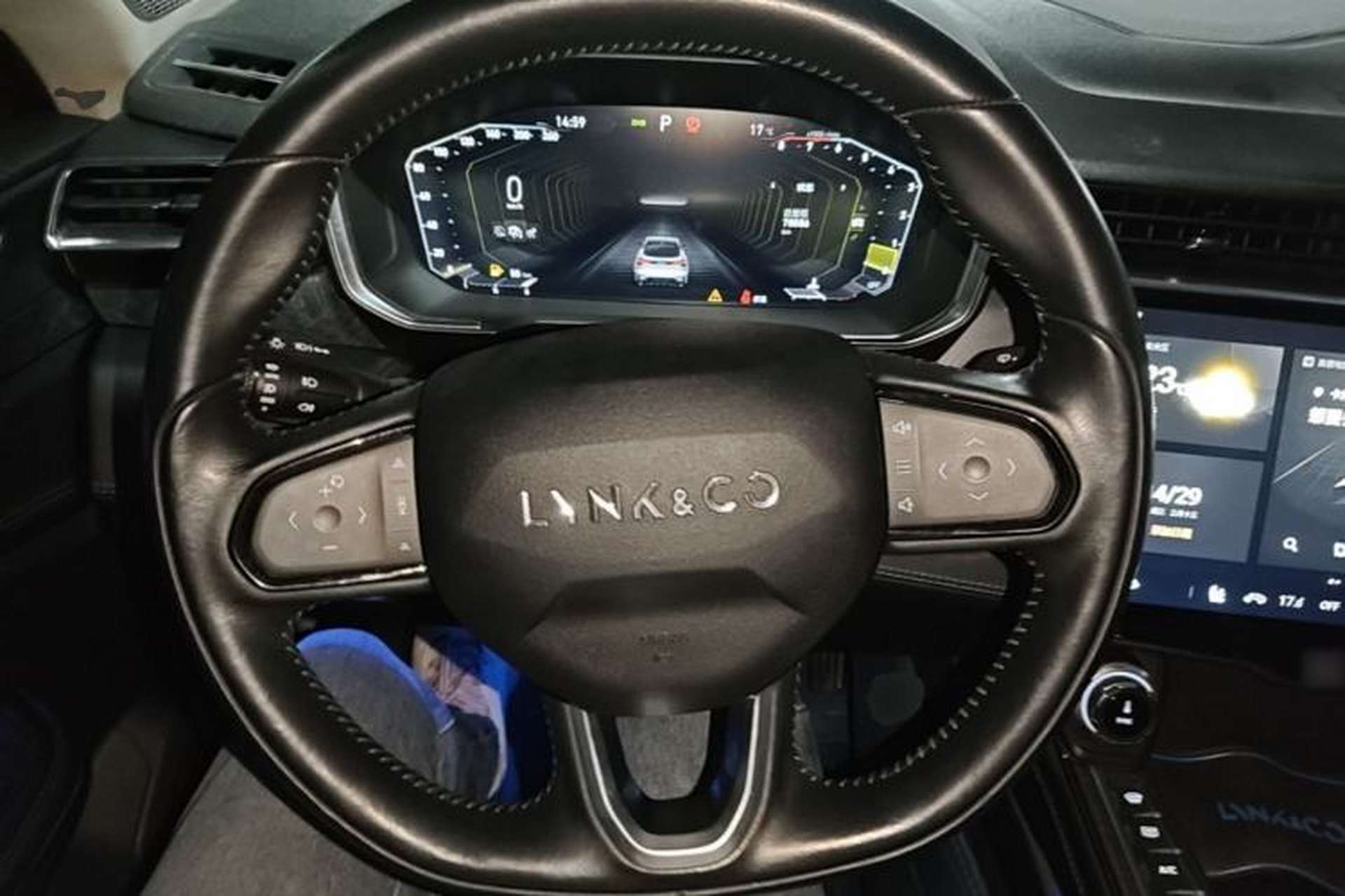 Used Lynk & Co 05 2020 2.0TD Two-Wheel Drive Shine Halo Steering Wheel