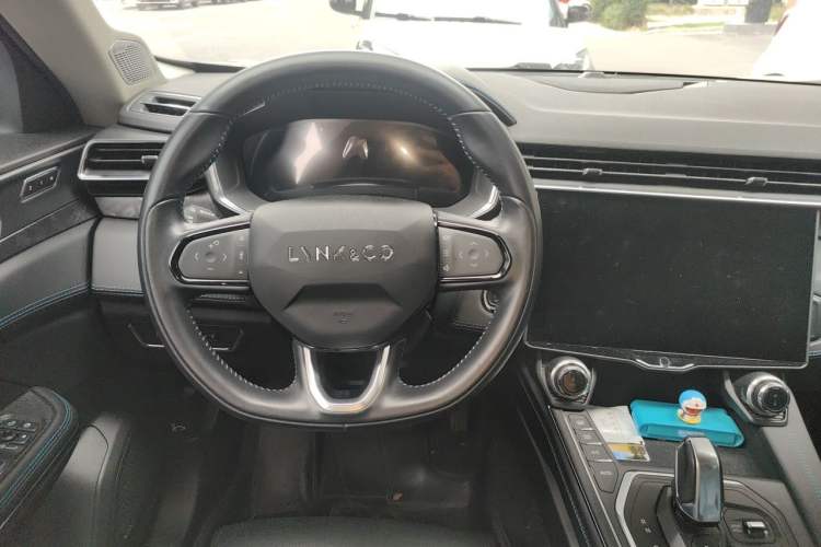 Used Lynk & Co 05 2020 2.0TD Two-Wheel Drive Shine Halo Steering Wheel