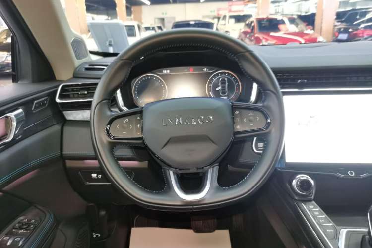 Used Lynk & Co 05 2020 2.0TD Two-Wheel Drive Shine Halo Steering Wheel