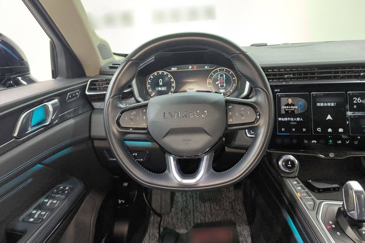 Used Lynk & Co 05 2020 2.0TD Two-Wheel Drive Shine Halo Steering Wheel