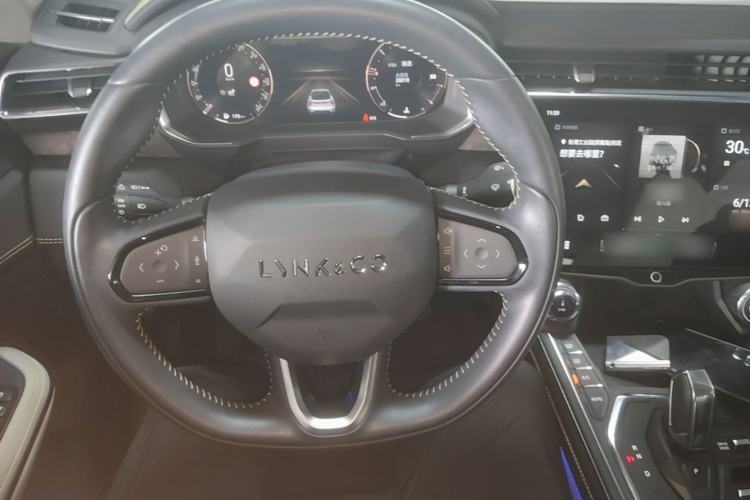 Used Lynk & Co 05 2020 2.0TD Two-Wheel Drive Zhaoyang Plus Steering Wheel