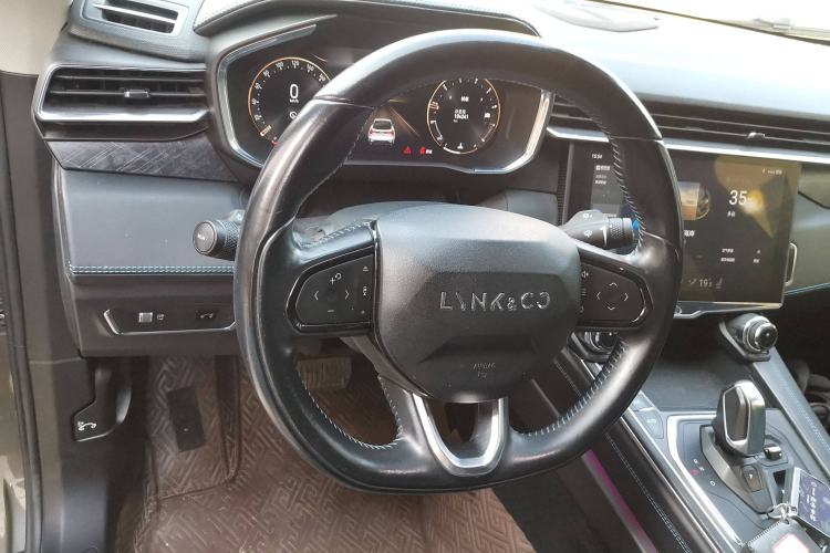 Used Lynk & Co 05 2020 2.0TD Two-Wheel Drive Shine Halo Steering Wheel