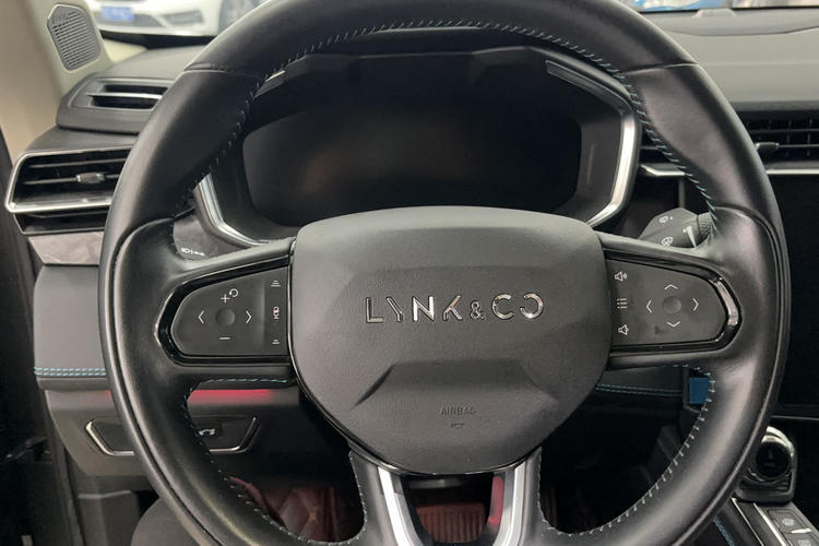 Used Lynk & Co 05 2020 2.0TD Two-Wheel Drive Shine Halo Steering Wheel