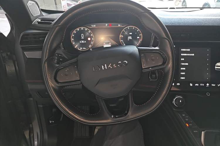 Used Lynk & Co 05 2020 2.0TD Four-Wheel Drive HypeHalo Steering Wheel