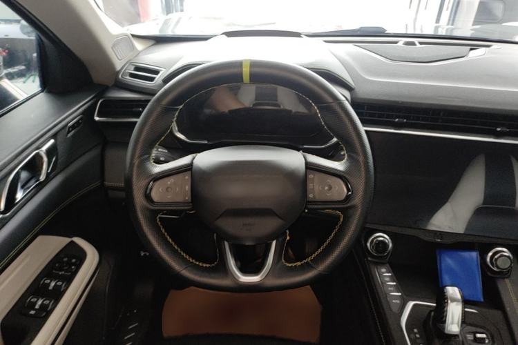 Used Lynk & Co 05 2020 2.0TD Two-Wheel Drive Shine Halo Steering Wheel