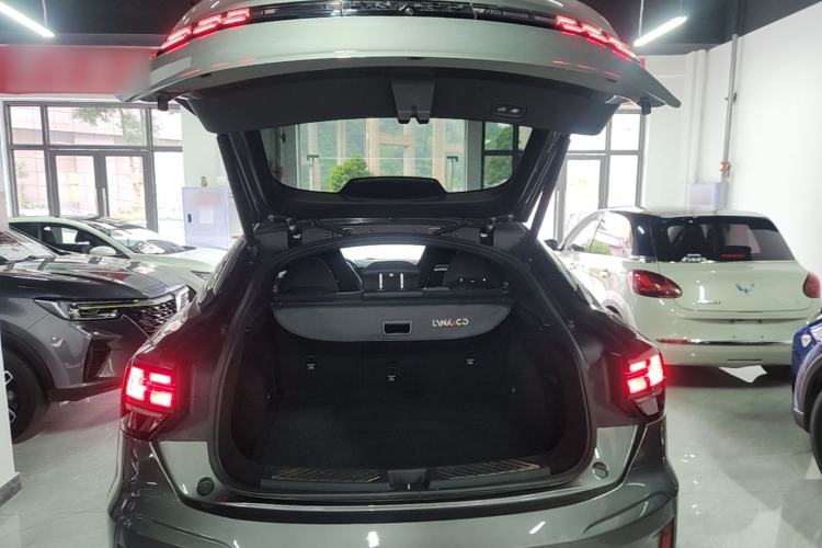 Used Lynk & Co 05 2020 2.0TD Four-Wheel Drive HypeHalo Trunk