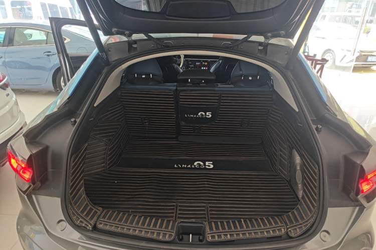 Used Lynk & Co 05 2020 2.0TD Two-Wheel Drive Shine Halo Trunk