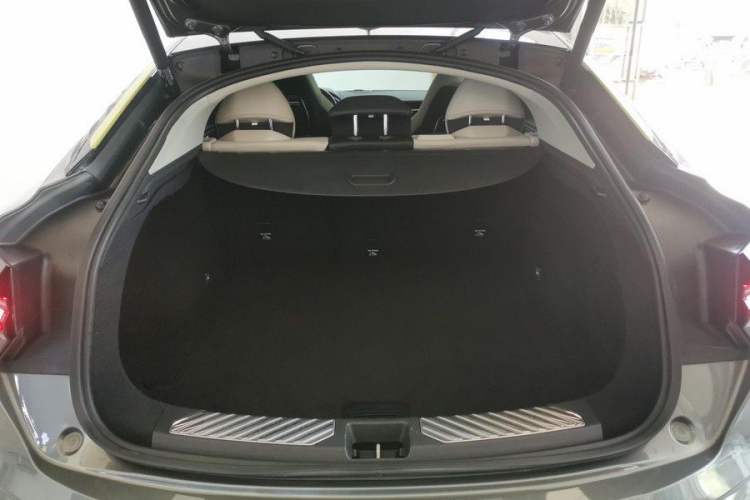 Used Lynk & Co 05 2020 2.0TD Two-Wheel Drive Shine Halo Trunk