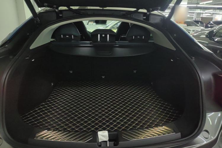 Used Lynk & Co 05 2020 2.0TD Two-Wheel Drive Shine Halo Trunk