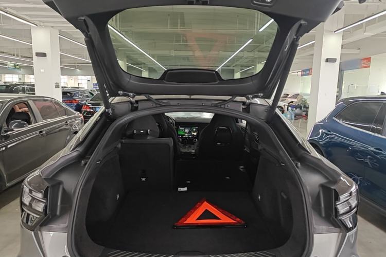 Used Lynk & Co 05 2020 2.0TD Four-Wheel Drive HypeHalo Trunk
