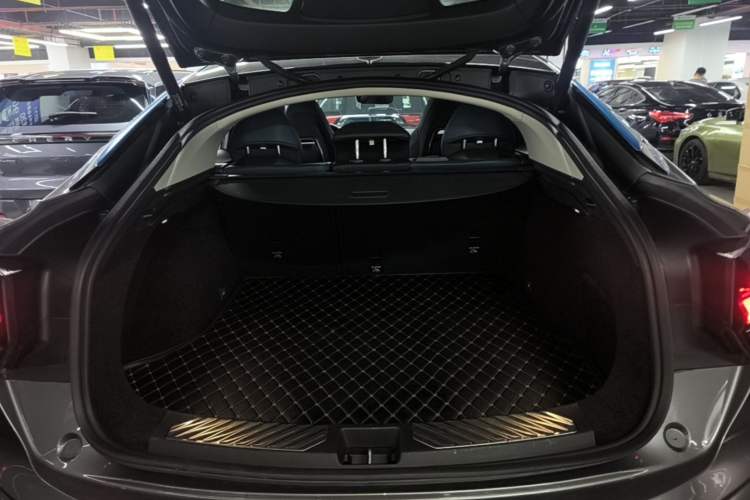 Used Lynk & Co 05 2020 2.0TD Two-Wheel Drive Shine Halo Trunk