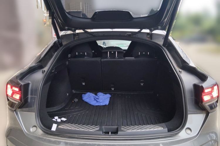 Used Lynk & Co 05 2020 2.0TD Four-Wheel Drive HypeHalo Trunk