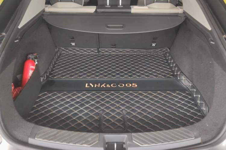Used Lynk & Co 05 2020 2.0TD Two-Wheel Drive Zhaoyang Plus Trunk