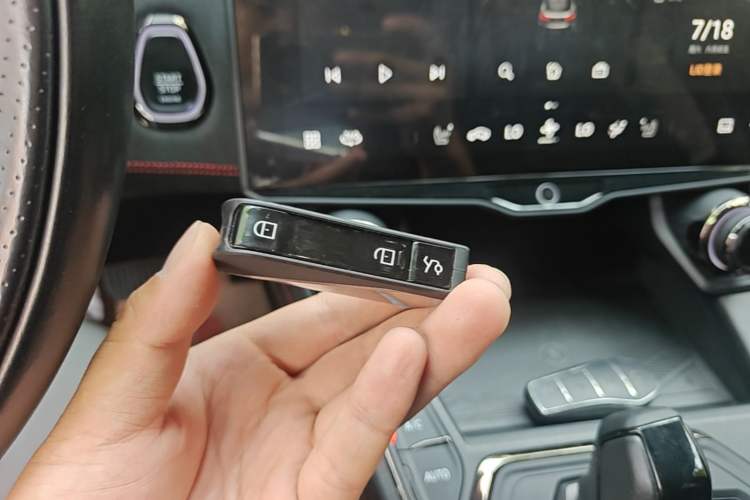 Used Lynk & Co 05 2020 2.0TD Four-Wheel Drive HypeHalo Vehicle Key