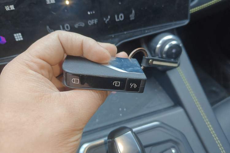Used Lynk & Co 05 2020 2.0TD Two-Wheel Drive Shine Halo Vehicle Key