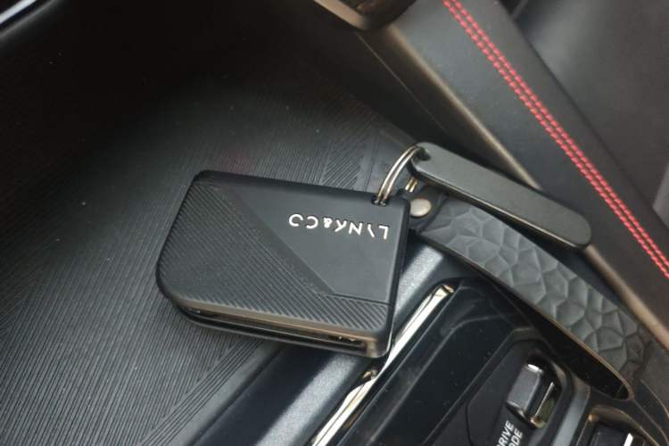 Used Lynk & Co 05 2020 2.0TD Four-Wheel Drive HypeHalo Vehicle Key